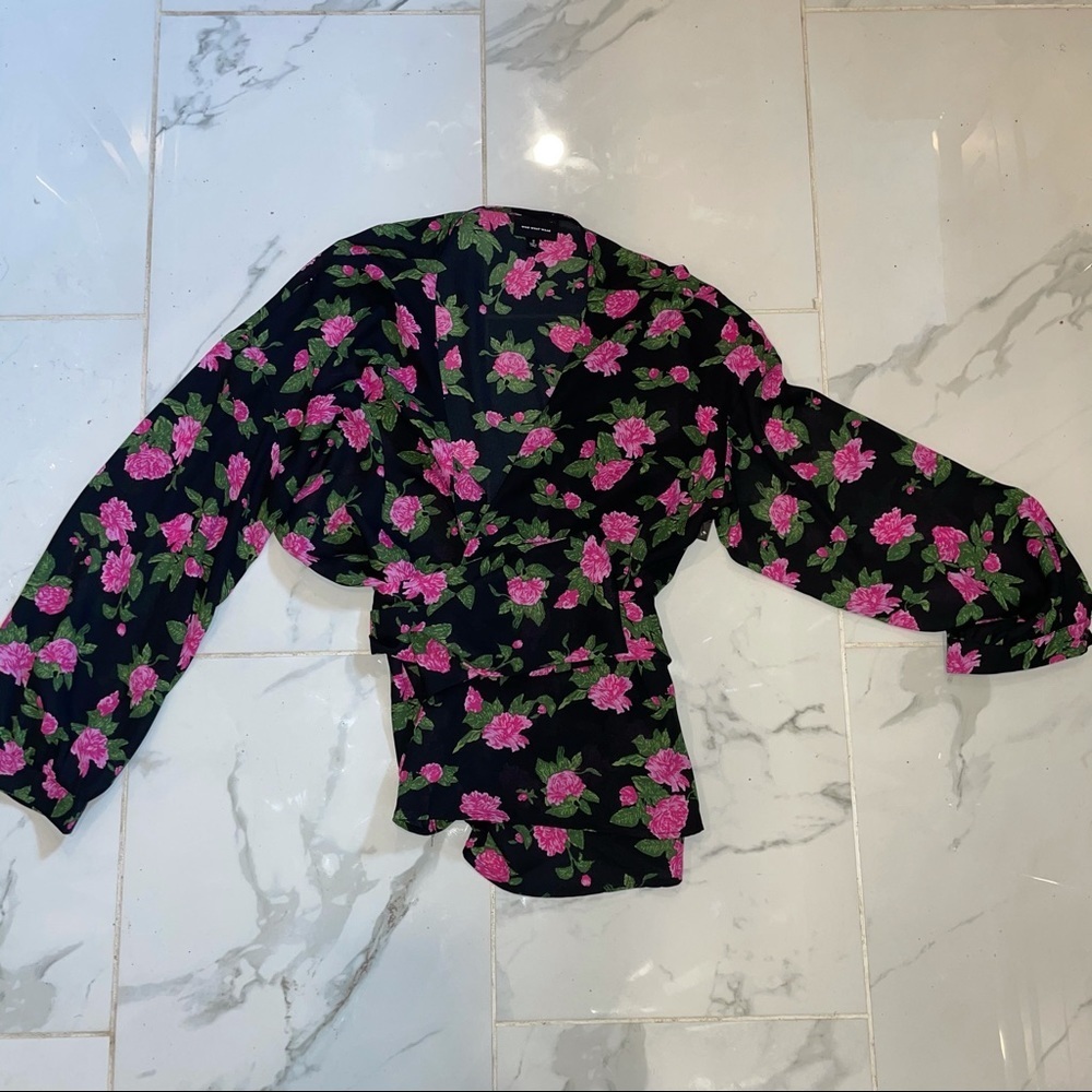 Who What Wear Black Pink Rose Wrap Top - Picture 6 of 6